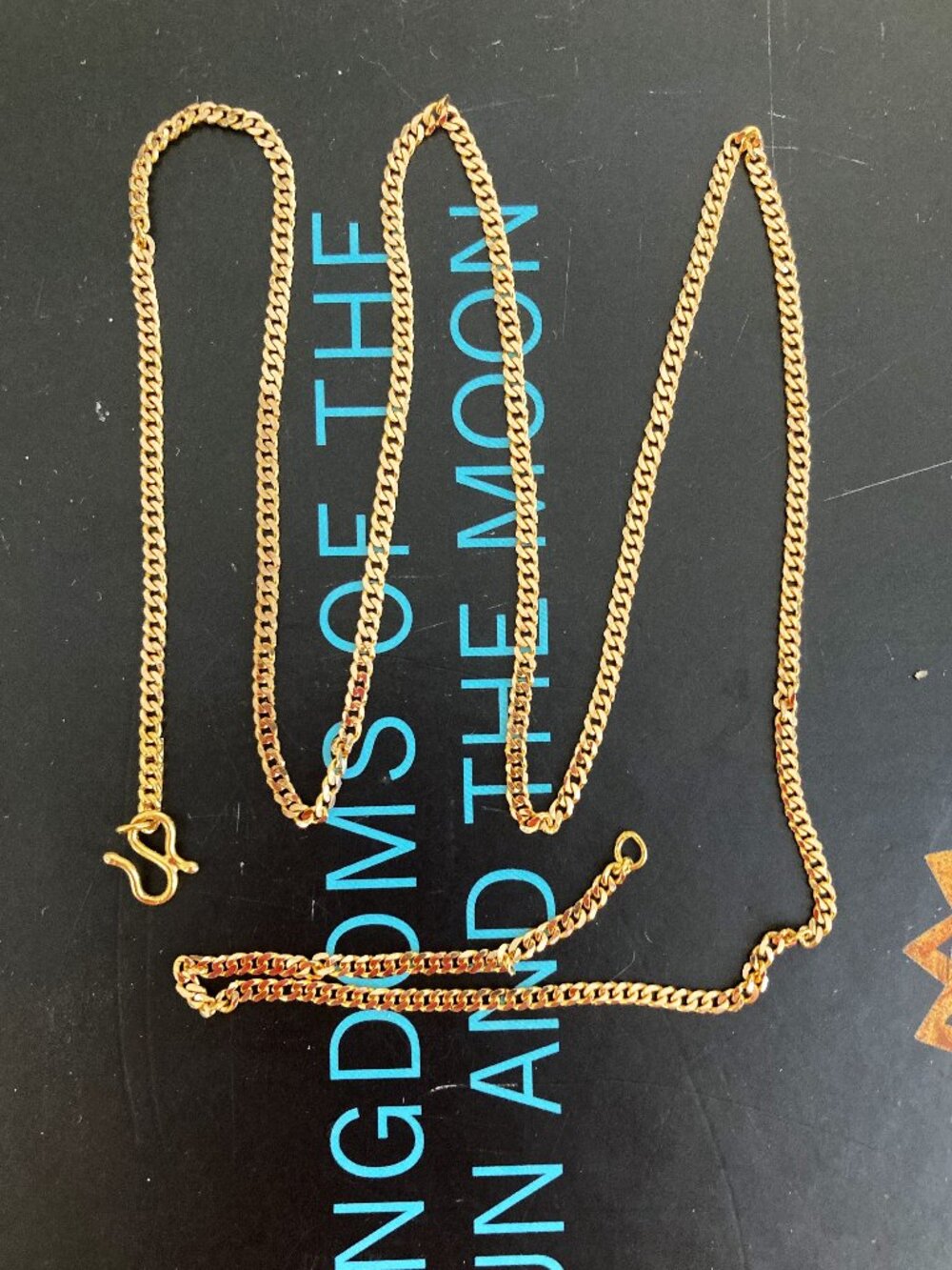 Gorgeous curb link chain in solid gold